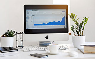 快手女神骚妇【顾姨】，身材性感的极品少妇，被闺蜜带下海，在网上公然招嫖，真是骚没边了！